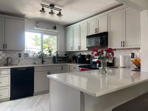 16531 SW 103rd Pl, Miami, FL 33157