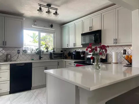 16531 SW 103rd Pl, Miami, FL 33157