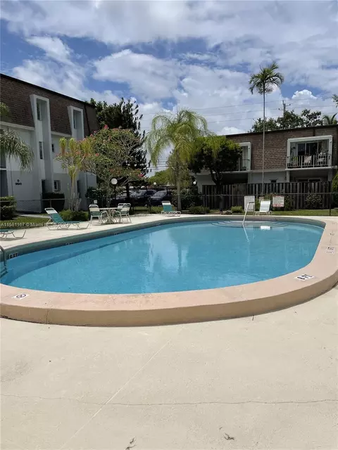 9621 SW 77th Ave #207B, Miami, FL 33156