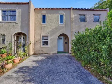 5456 NW 169th Ter, Miami Gardens, FL 33055