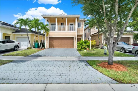 384 NE 34th Ter, Homestead, FL 33033