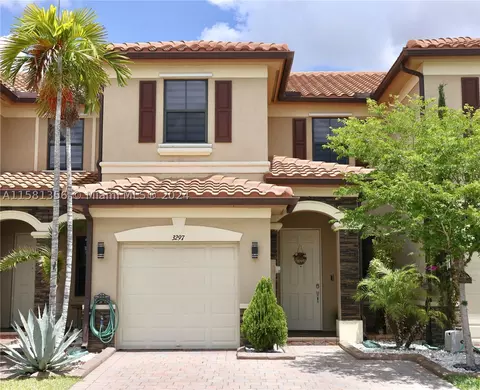 3297 W 91st Ter, Hialeah, FL 33018