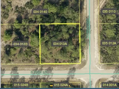 3207 E 10th St, Lehigh Acres, FL 33972