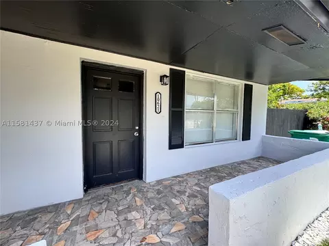 10621 SW 172nd St, Miami, FL 33157
