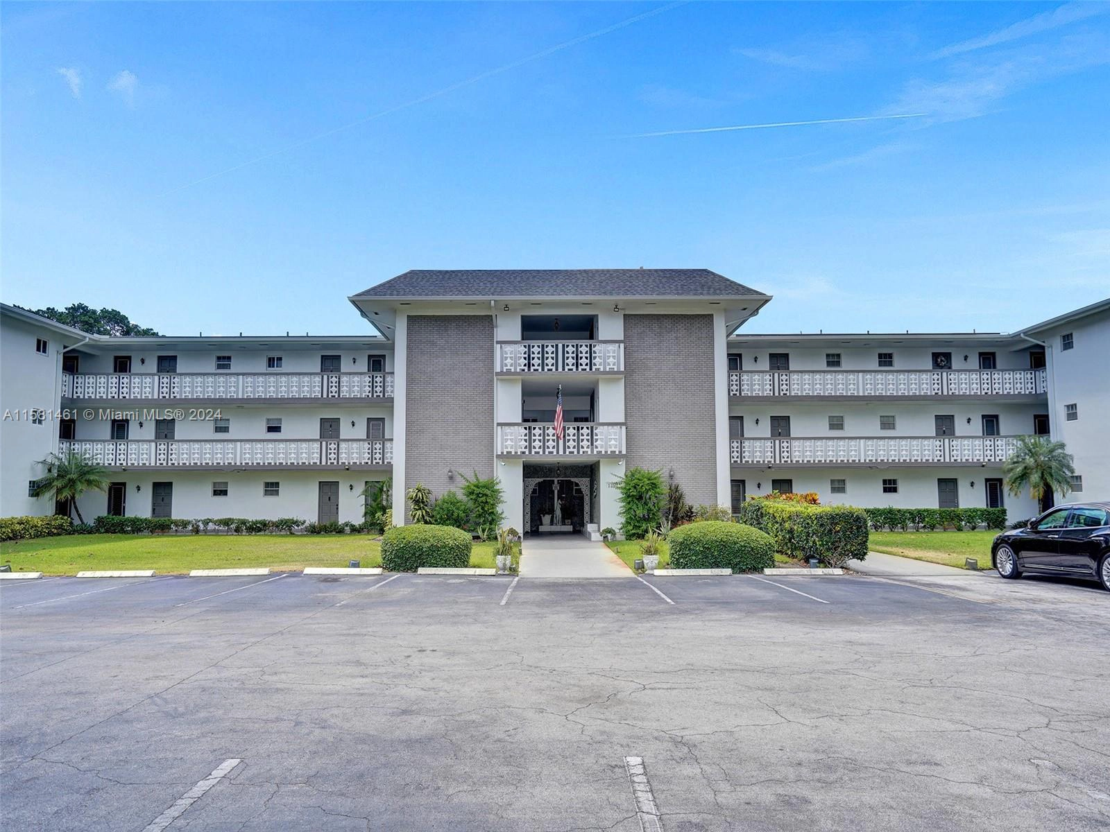 1201 Hillcrest Ct Unit 307  