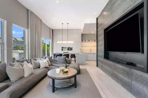 361 Jefferson Ave #2, Miami Beach, FL 33139