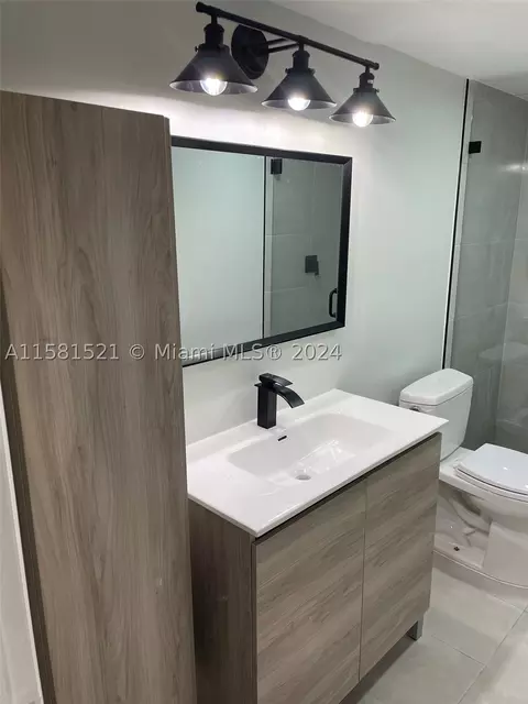 1021 Mockingbird Ln #206, Plantation, FL 33324