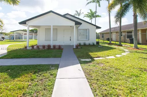 22677 SW 115th Ave, Miami, FL 33170