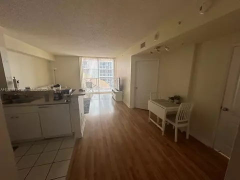 5077 NW 7th St #616, Miami, FL 33126