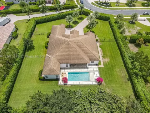 2675 W Jockey Cir W, Davie, FL 33330