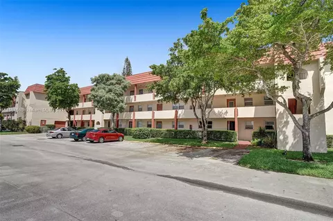 8021 N Sunrise Lakes Dr #107, Sunrise, FL 33322