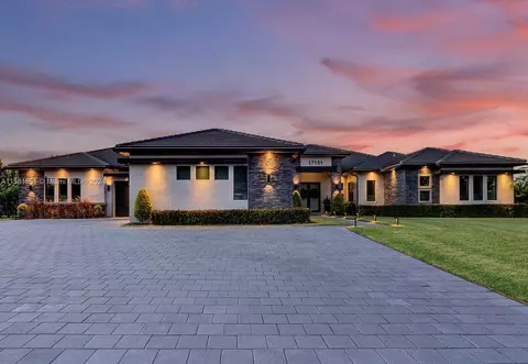 17151 Magnolia Estates Dr, Southwest Ranches, FL 33331