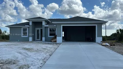 1208 Saturn, Labelle, FL 33935