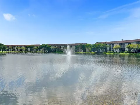 950 SW 138th Ave #203B, Pembroke Pines, FL 33027