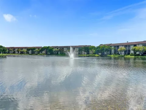 950 SW 138th Ave #203B, Pembroke Pines, FL 33027