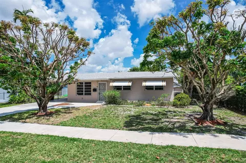 10501 SW 50th St, Miami, FL 33165