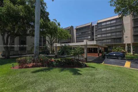 2808 N 46th Ave #E447, Hollywood, FL 33021 photo 44