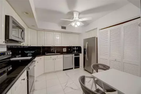 2808 N 46th Ave #E447, Hollywood, FL 33021 photo 11