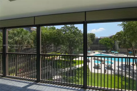 2808 N 46th Ave #E447, Hollywood, FL 33021 photo 29