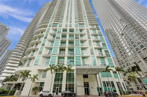 300 S Biscayne Blvd #T-2205, Miami, FL 33131