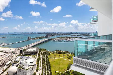 900 Biscayne Blvd #4210, Miami, FL 33132
