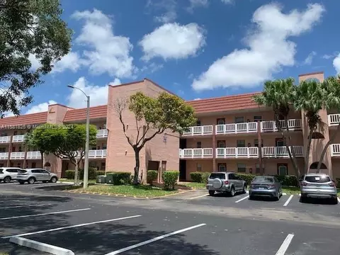 9601 Sunrise Lakes Blvd #206, Sunrise, FL 33322