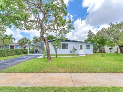 4351 NW 32nd St, Lauderdale Lakes, FL 33319