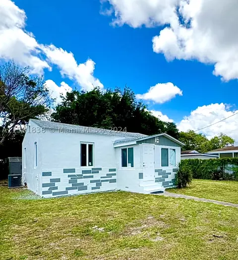 2028 NW 42nd St, Miami, FL 33142