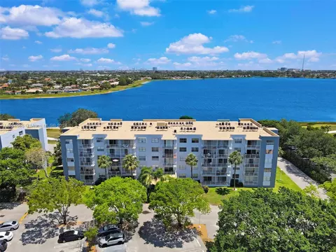 480 Executive Center Dr #5J, West Palm Beach, FL 33401