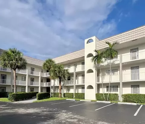8590 Sunrise Lakes Blvd #108, Sunrise, FL 33322
