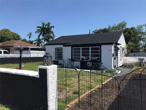 Exterior - 730 SE 1st Pl, Hialeah, FL 33010 photo 3 of 7