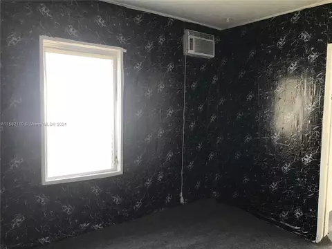 Bedroom - 730 SE 1st Pl, Hialeah, FL 33010 photo 2 of 2