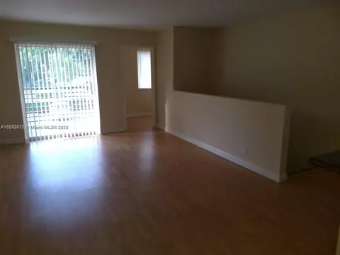 701 Gardens Dr #204, Pompano Beach, FL 33069
