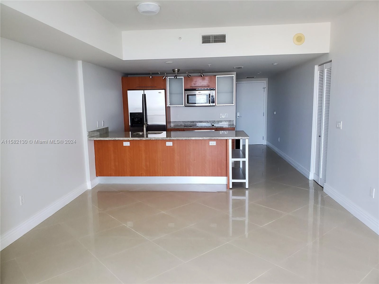 185 SW 7th St Unit 3005