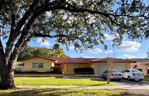 14730 Lewis Rd, Miami Lakes, FL 33014