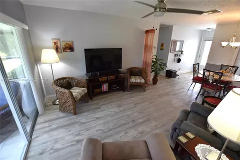 2765 Emory Dr E #E, West Palm Beach, FL 33415
