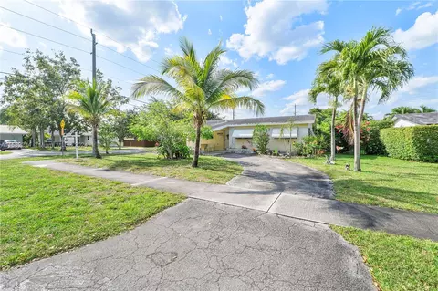3925 Roosevelt St, Hollywood, FL 33021