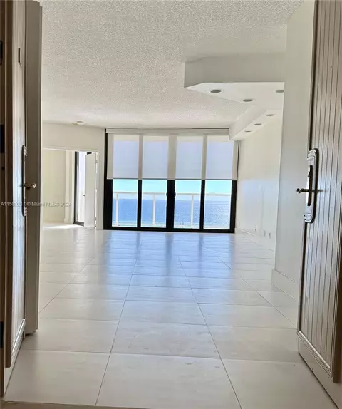 20281 E Country Club Dr #2310, Aventura, FL 33180