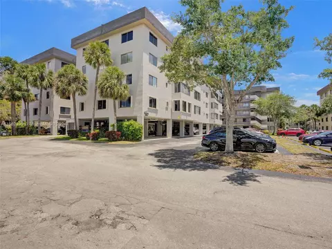 8010 Hampton Blvd #507, North Lauderdale, FL 33068