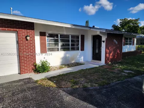 1711 NW 109th Ave, Pembroke Pines, FL 33026