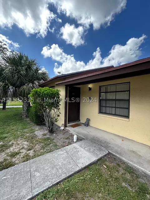 472 Glenwood Dr #472, West Palm Beach, FL 33415
