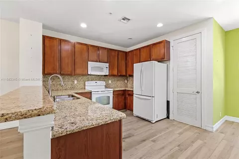 106 W Coda Cir, Delray Beach, FL 33444