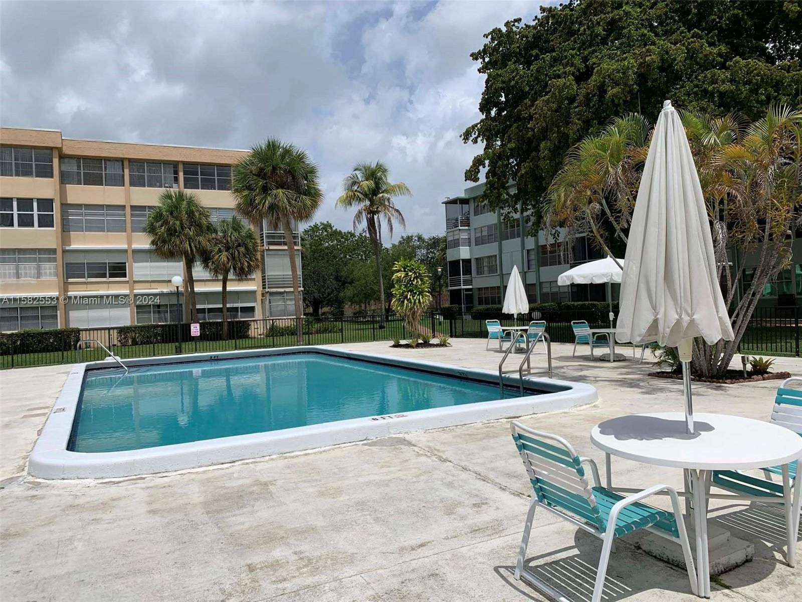 2771 Taft St Unit 207  