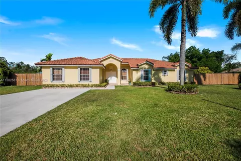 28565 SW 158th Ct, Homestead, FL 33033