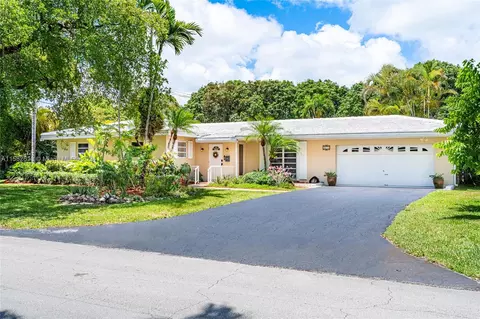 8475 SW 148th Dr, Palmetto Bay, FL 33158