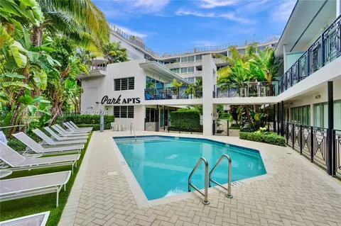 2135 Washington Ct #TH3-W, Miami Beach, FL 33139