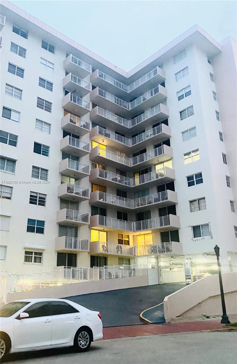 345 Ocean Dr Unit 307  