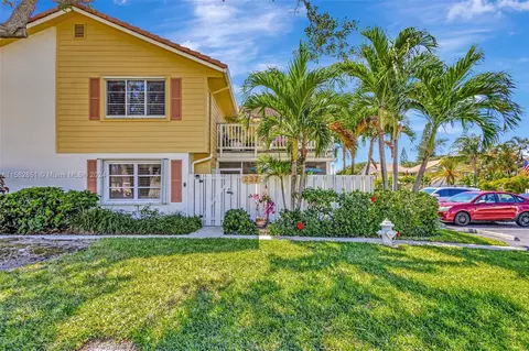 237 Seabreeze Cir, Jupiter, FL 33477