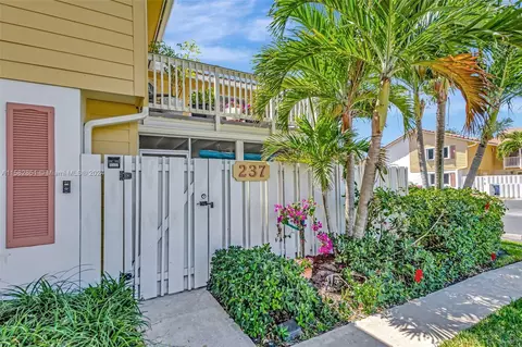237 Seabreeze Cir, Jupiter, FL 33477 photo 54