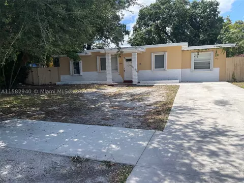 2476 NW 101st St, Miami, FL 33147